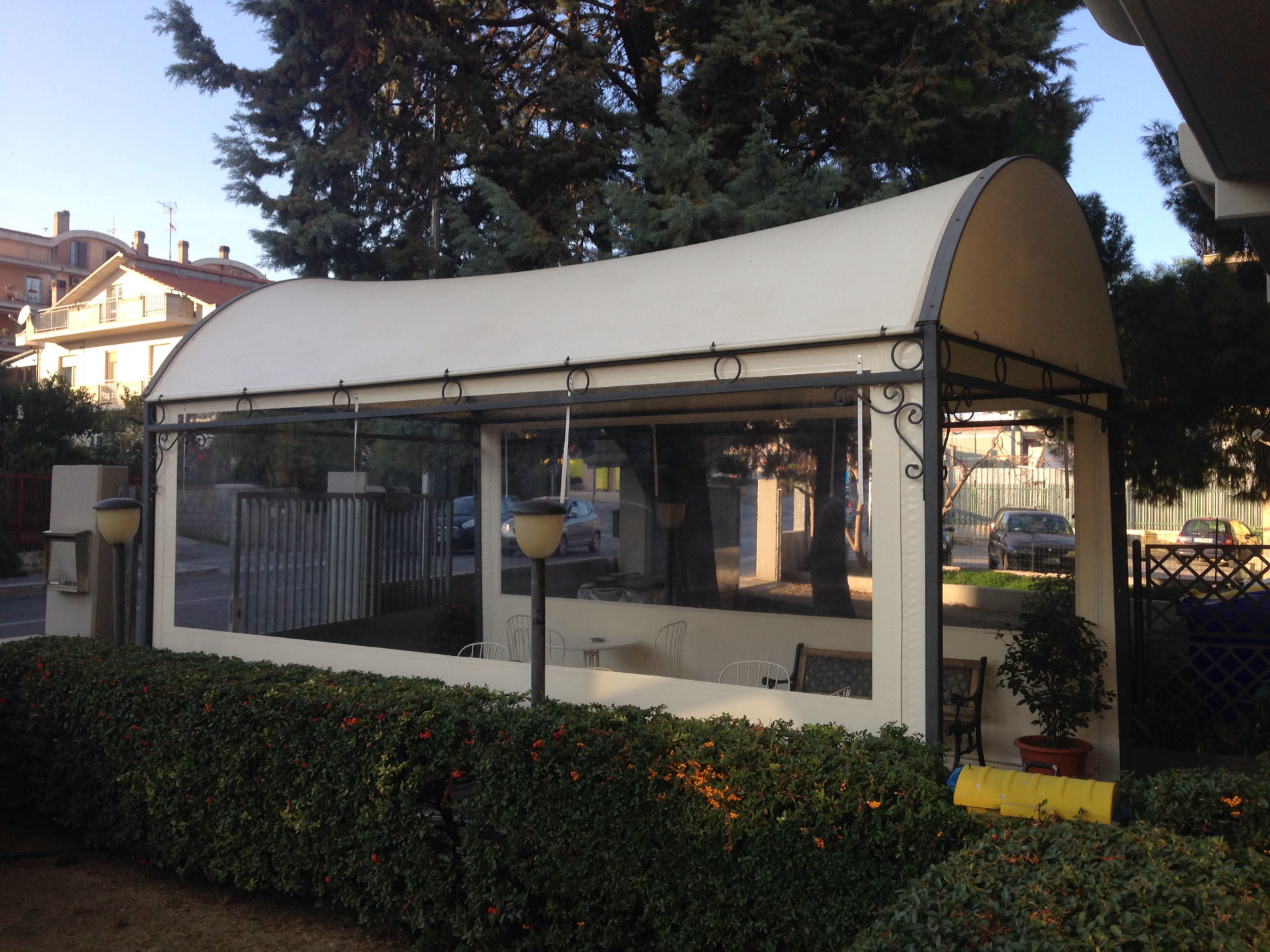 gazebo a tunnel